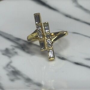 Clear CZ Rhinestone Baguette Gold Tone Asymmetrical Bar Fashion Ring Size 7.5